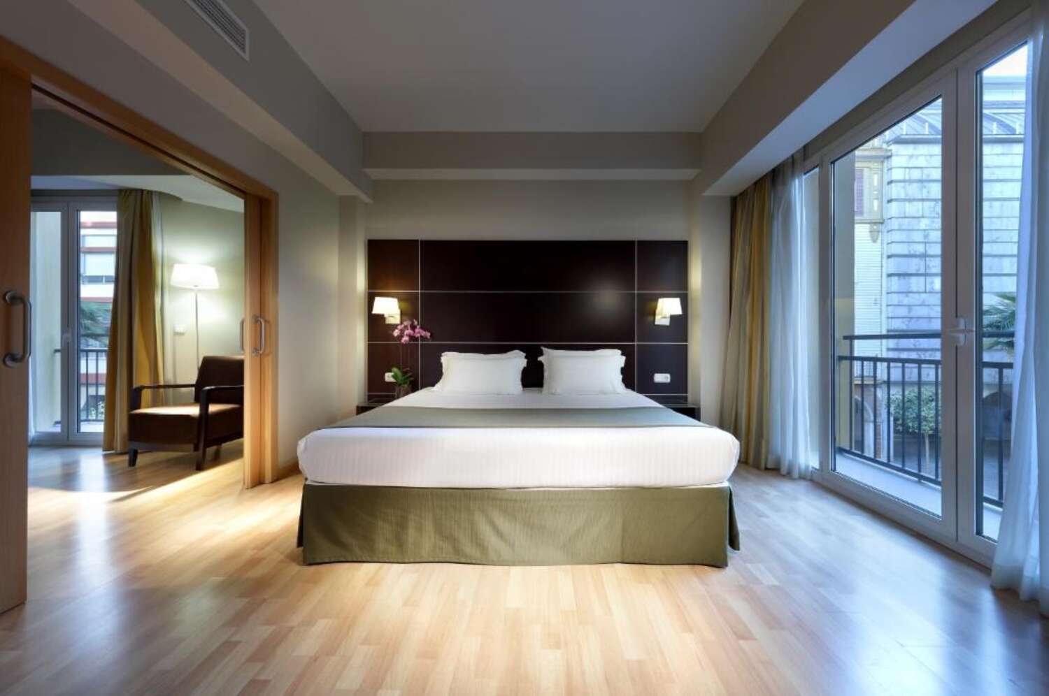 Dorma Tartessos - room with balcony in central Huelva